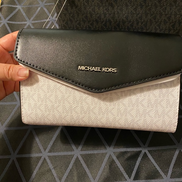 No longer available- Michael Kors kimberly 3 in one bag - Picture 13 of 16